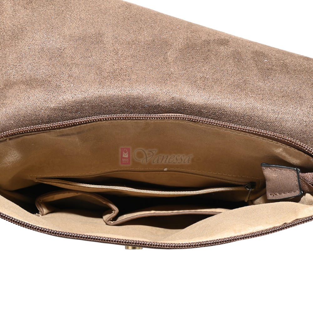  Дамска раница от велур, в кафяв цвят. Код: 01106-10