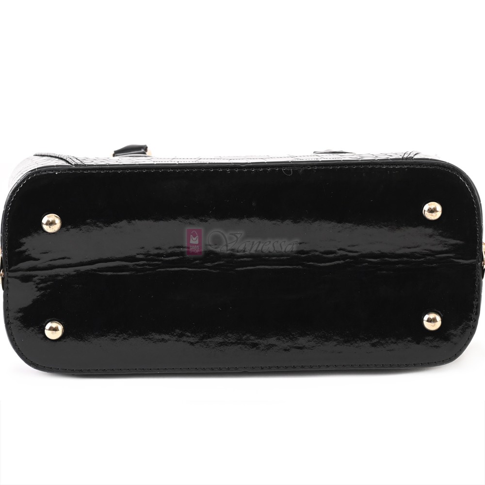 Eлегантна дамска чанта от еко кожа в черен цвят Код: 0124