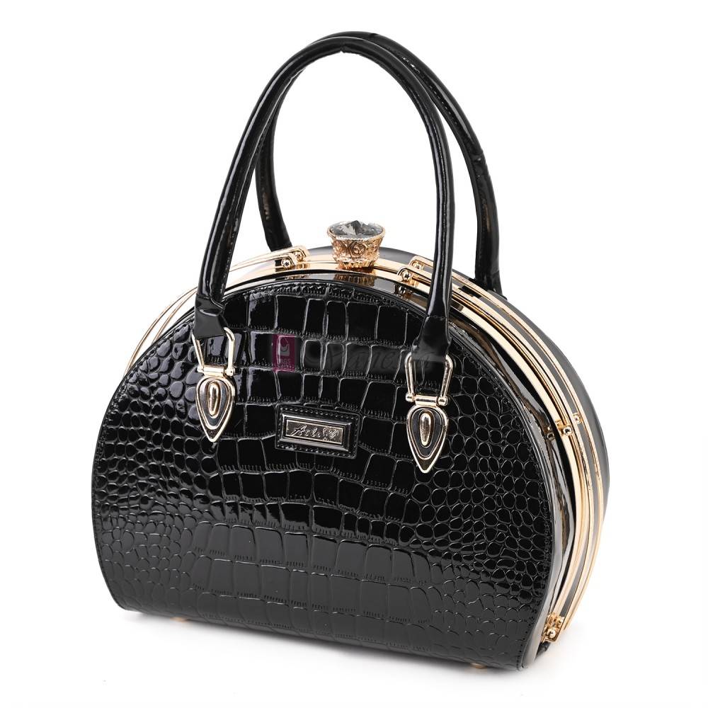 Eлегантна дамска чанта от еко кожа в черен цвят Код: 0126-1