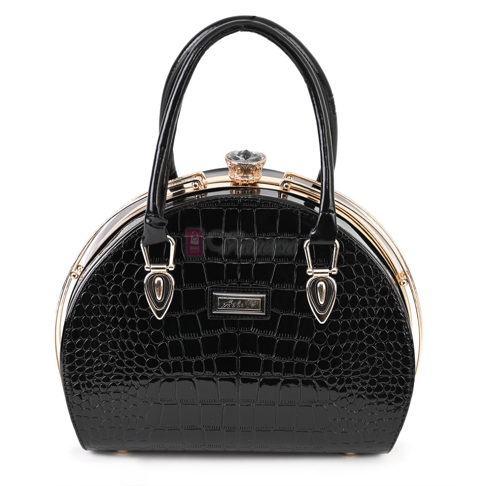 Eлегантна дамска чанта от еко кожа в черен цвят Код: 0126-1