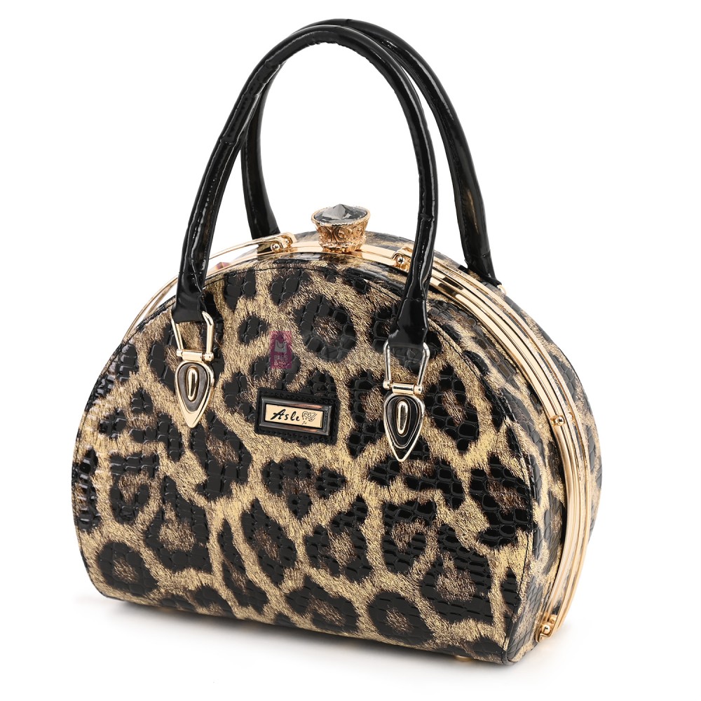 Eлегантна дамска чанта от еко кожа в бежов цвят Код: 0126