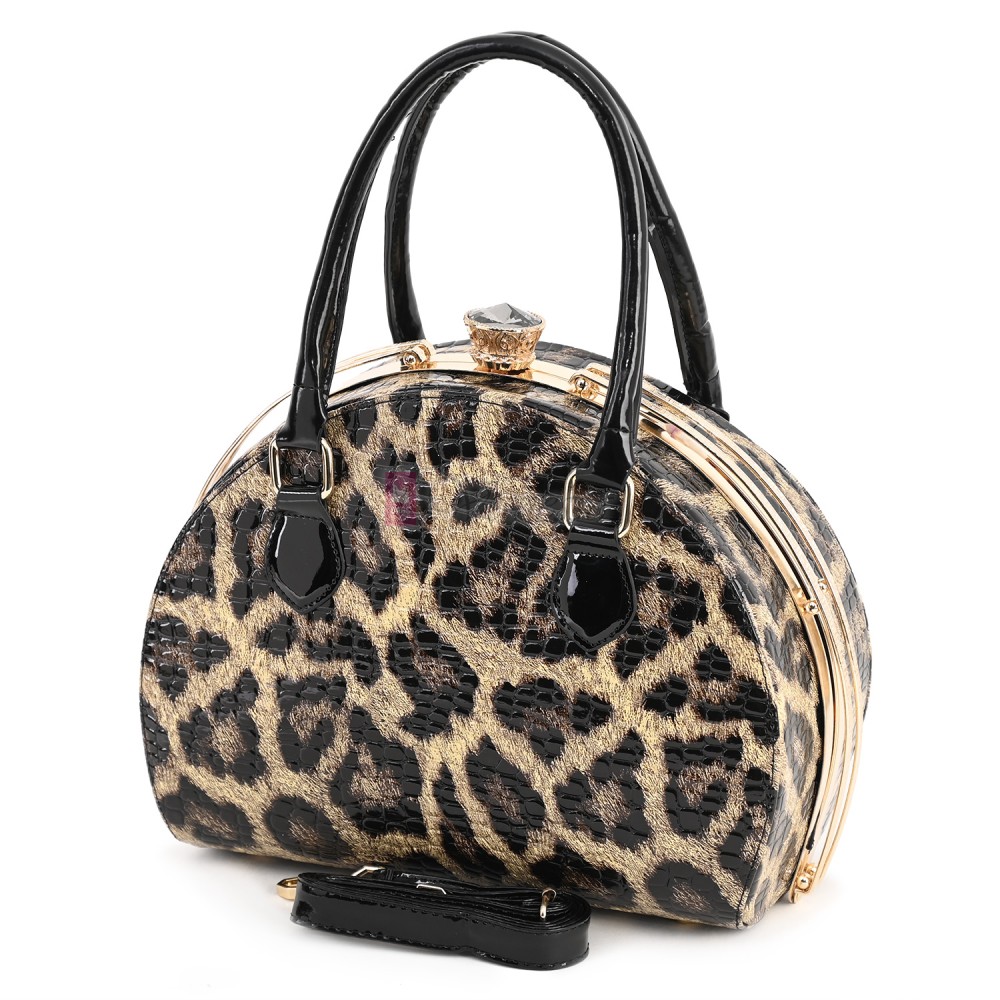 Eлегантна дамска чанта от еко кожа в бежов цвят Код: 0126