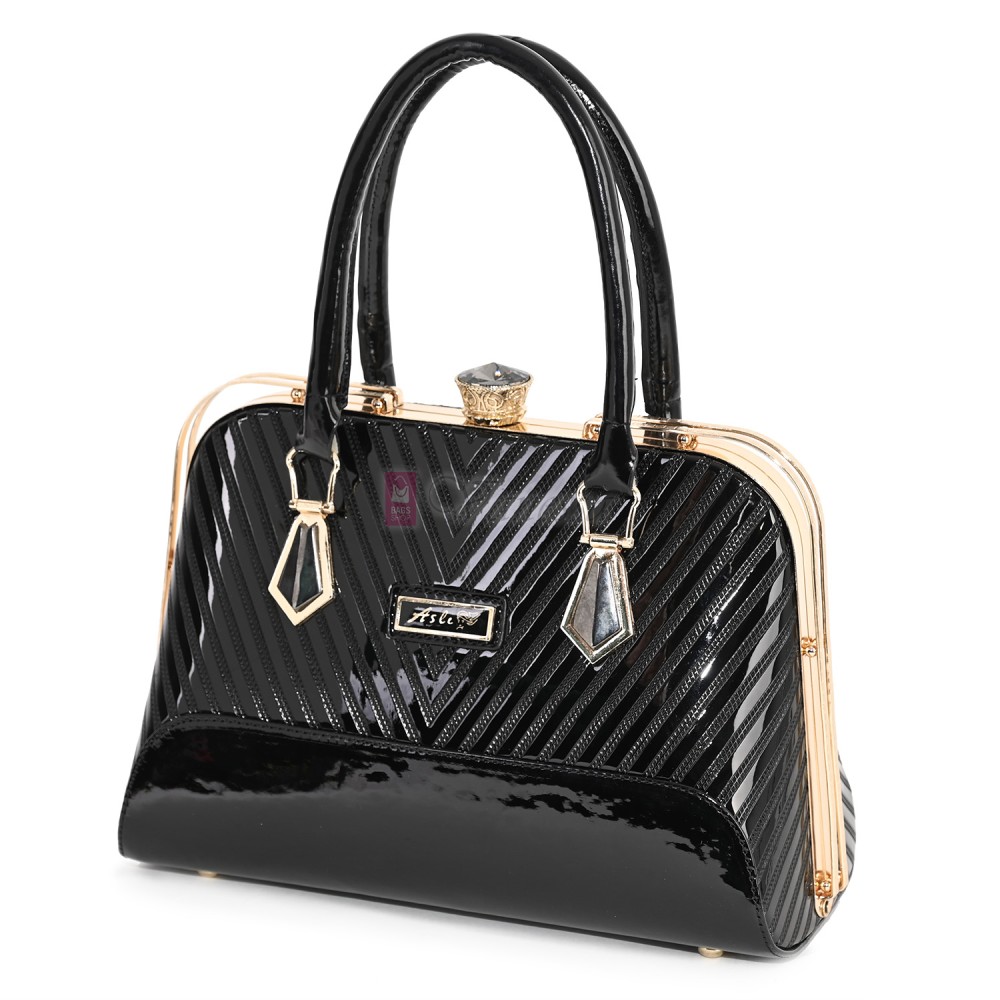 Eлегантна дамска чанта от еко кожа в черен цвят Код: 0134-2