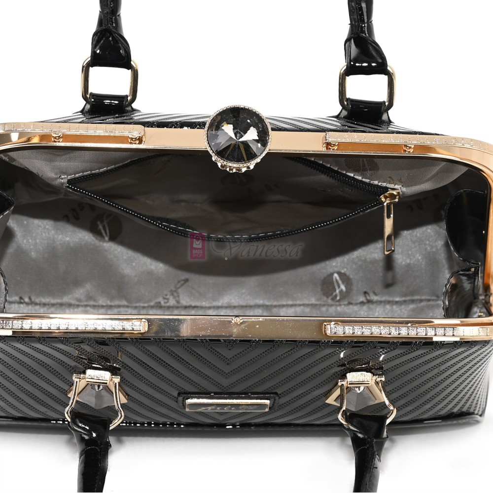 Eлегантна дамска чанта от еко кожа в черен цвят Код: 0134-2