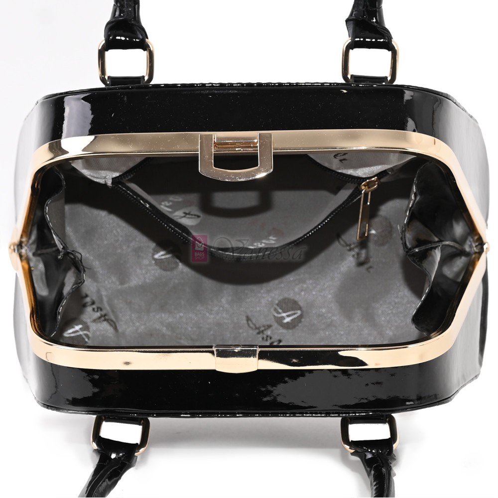 Eлегантна дамска чанта от еко кожа в черен цвят Код: 0135-1