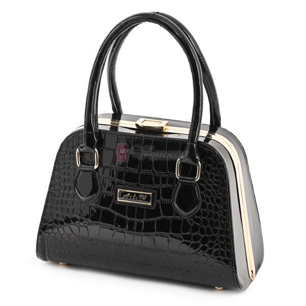 Eлегантна дамска чанта от еко кожа в черен цвят Код: 0135-1