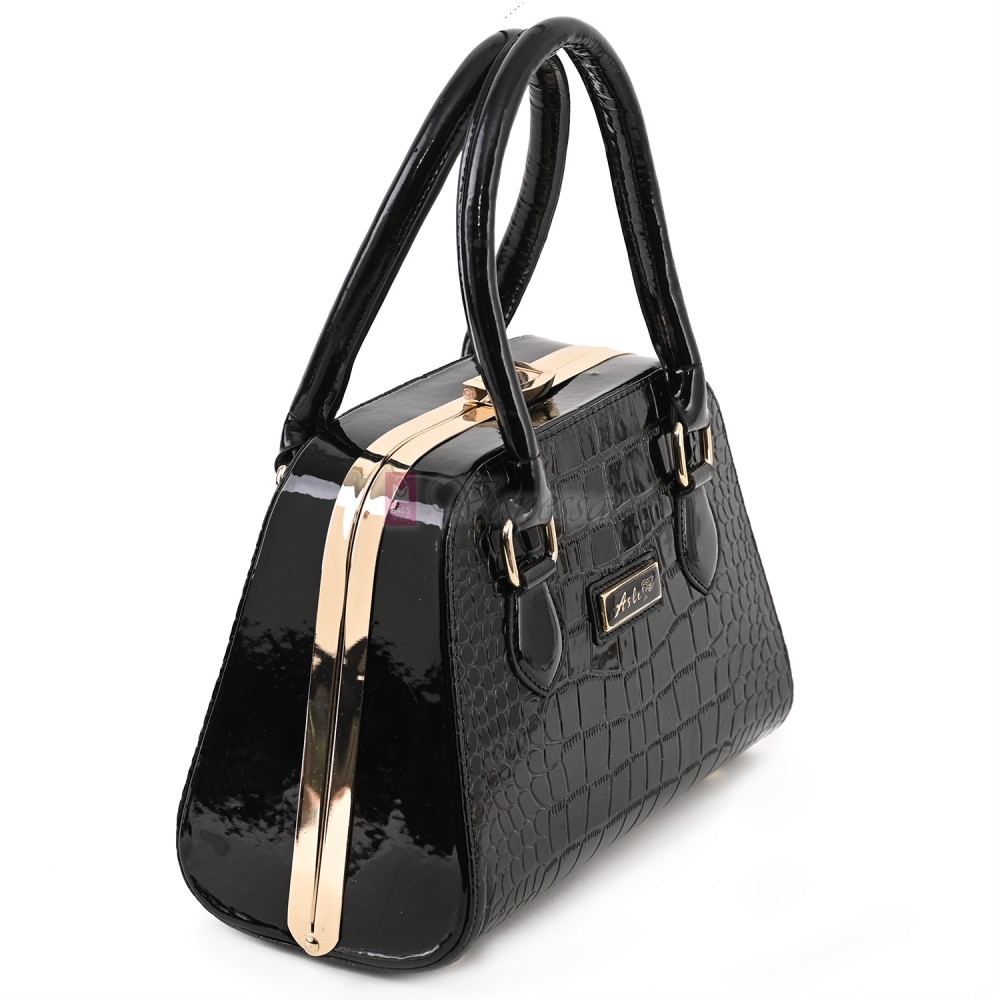 Eлегантна дамска чанта от еко кожа в черен цвят Код: 0135-1