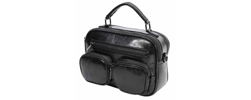 Дамска чанта от лъскава еко кожа в черен цвят Код: 0282