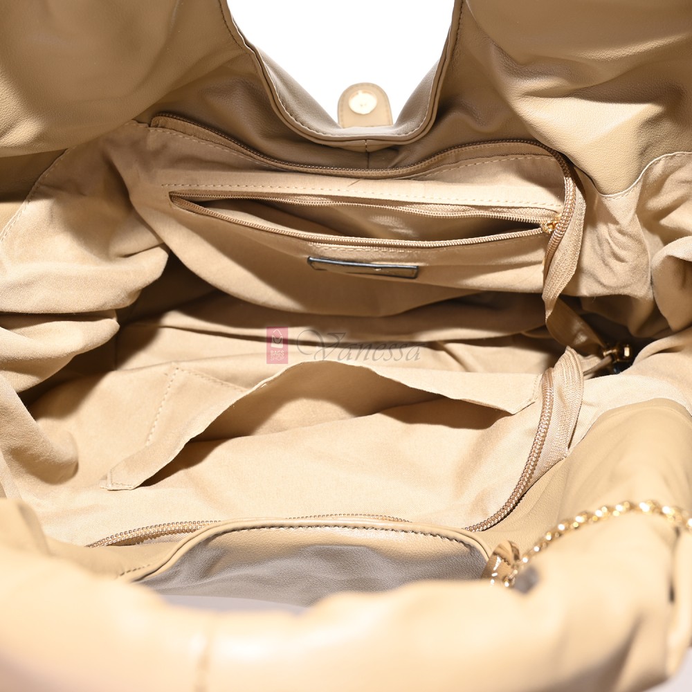 Голяма дамска чанта, от висококачествена еко кожа, в бежов цвят. Код: 0319