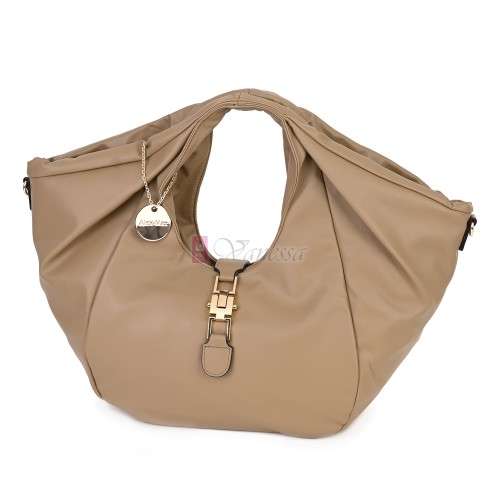 Голяма дамска чанта, от висококачествена еко кожа, в бежов цвят. Код: 0319