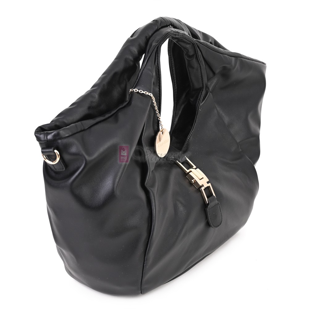 Голяма дамска чанта, от висококачествена еко кожа, в черен цвят. Код: 0319