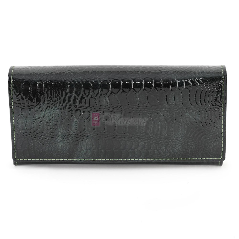 Голямо дамско портмоне, от лачена естествена кожа, в тъмнозелен цвят. КОД: CS0807