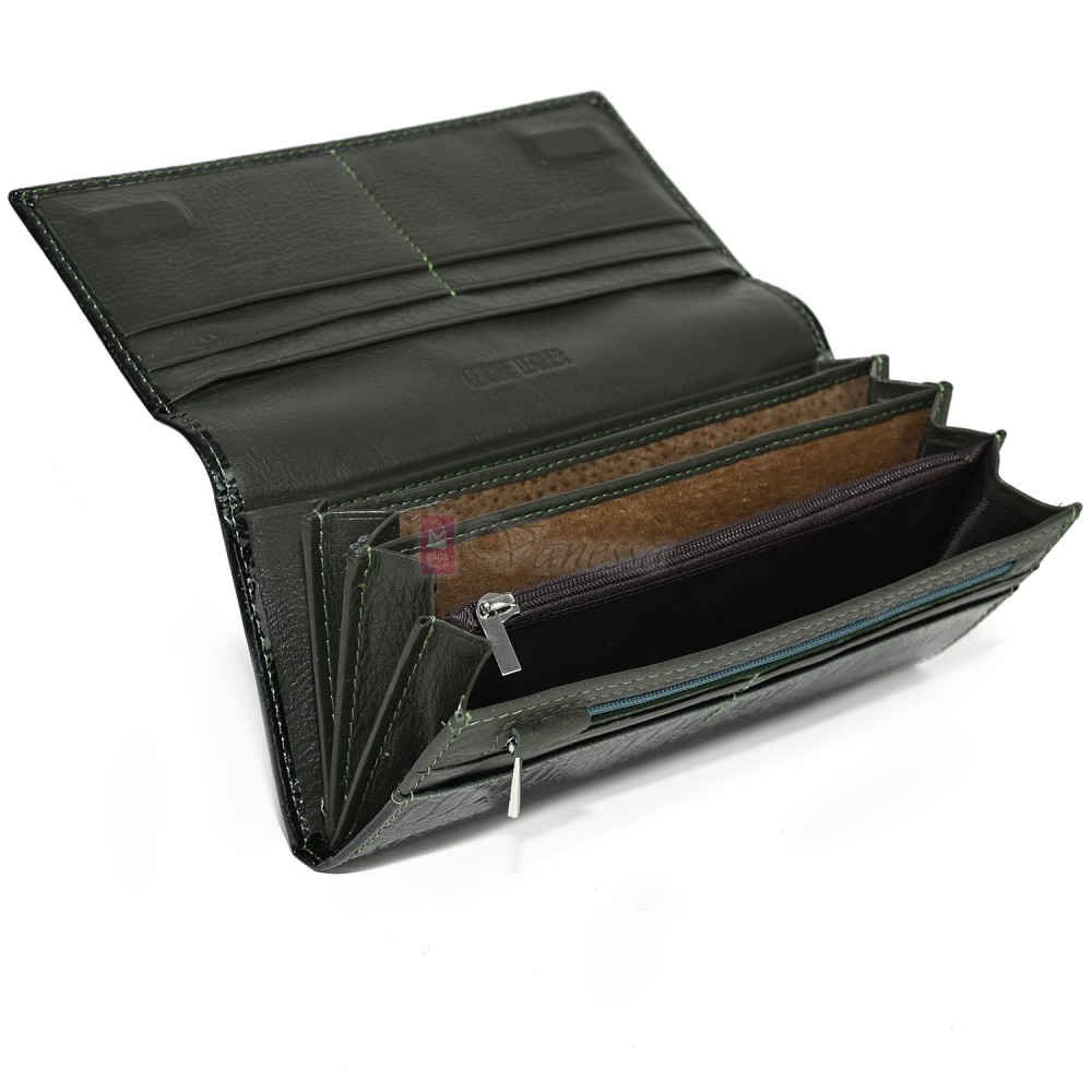 Голямо дамско портмоне, от лачена естествена кожа, в тъмнозелен цвят. КОД: CS0807