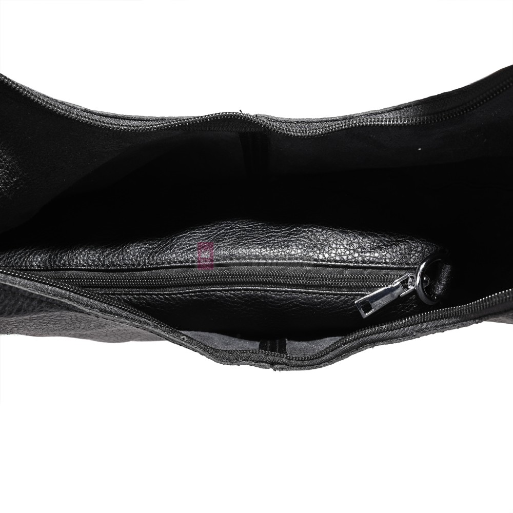 Голяма дамска чанта от еко кожа в черен цвят. Код: 146-2