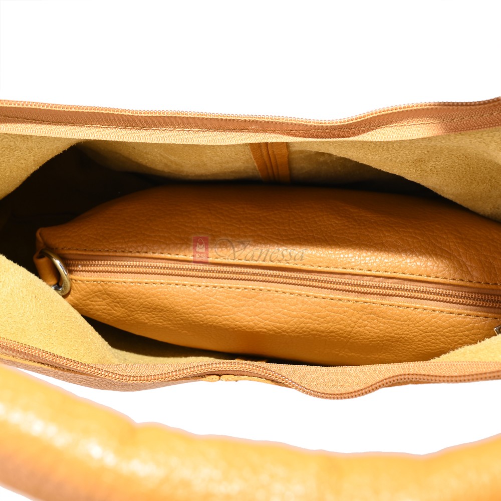 Голяма дамска чанта от еко кожа в жълт цвят. Код: 146-2