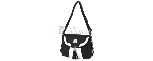 Дамска чанта от висококачествена еко кожа в черен цвят с бели акценти. Код: 15120