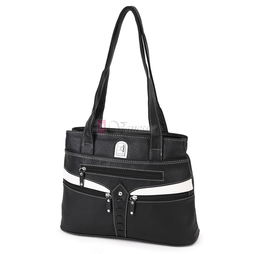 Дамска чанта от висококачествена еко кожа в черен цвят с бели джобове Код: 15162