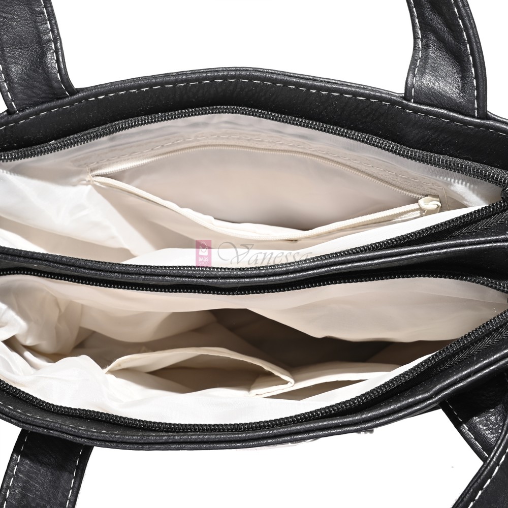 Дамска чанта от висококачествена еко кожа в черен цвят с бели джобове Код: 15162