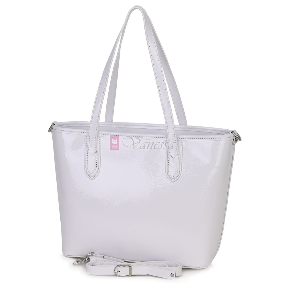  Дамска чанта от висококачествена еко кожа, в бял цвят. Код: 1549-1