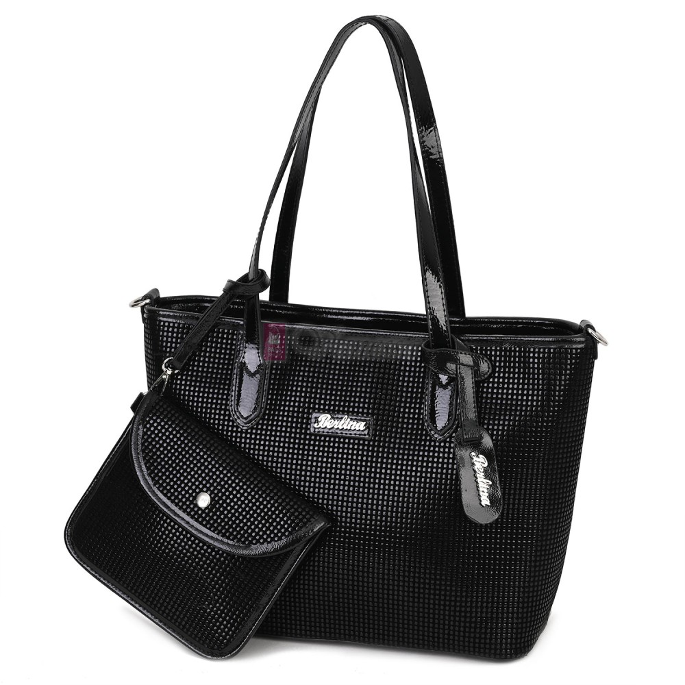  Дамска чанта от висококачествена еко кожа, в черен цвят. Код: 1549-1