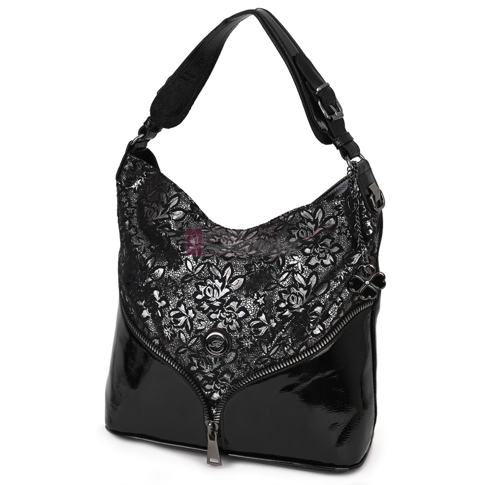  Дамска чанта от висококачествена, лачена еко кожа, в черен цвят. Код: 1568-1