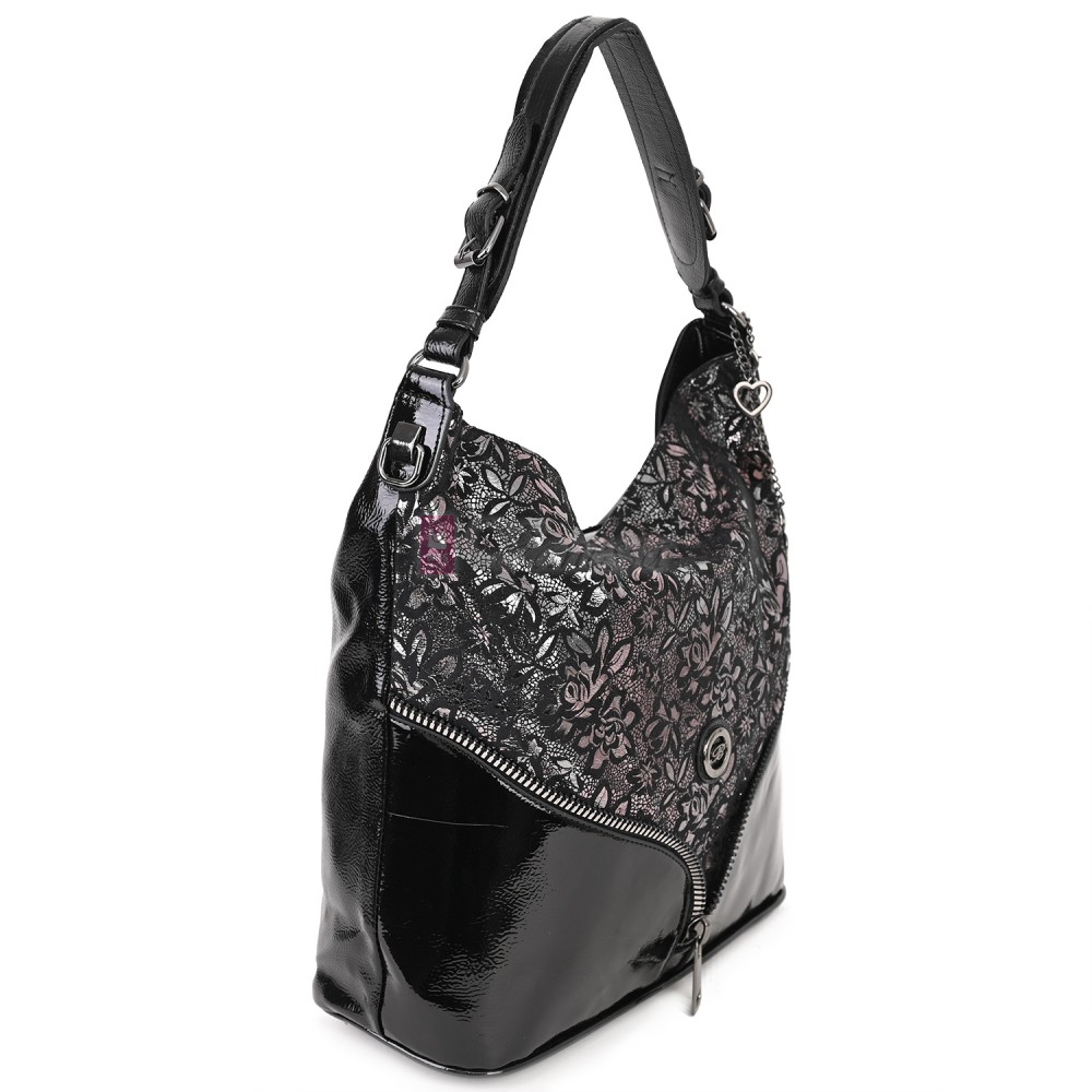  Дамска чанта от висококачествена, лачена еко кожа, в черен цвят. Код: 1568-1