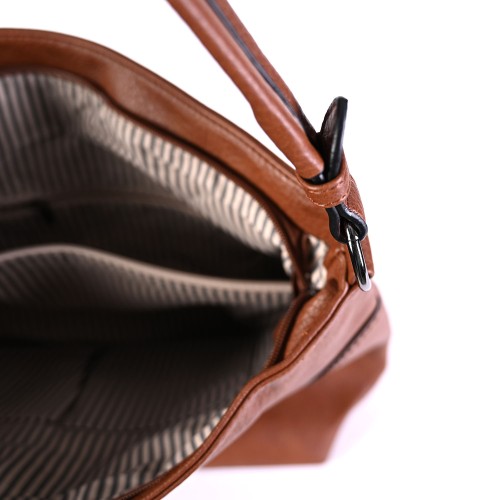 Дамска чанта от висококачествена еко кожа в кафяв цвят 2158