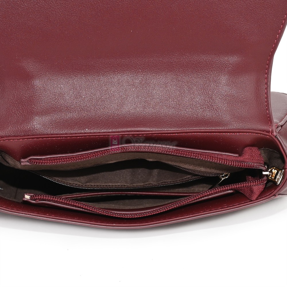 Малка дамска чанта от висококачествена еко кожа в цвят бордо. Код: CE227