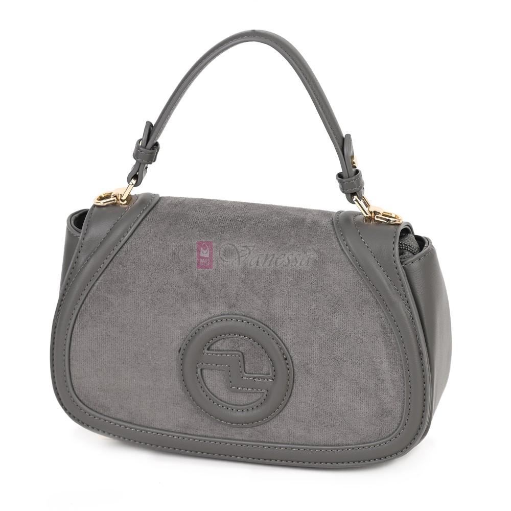 Малка дамска чанта от висококачествена еко кожа в сив цвят. Код: CE227