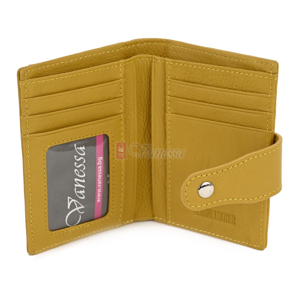 Малко дамско портмоне от естествена кожа в жълт цвят. КОД: 23-15