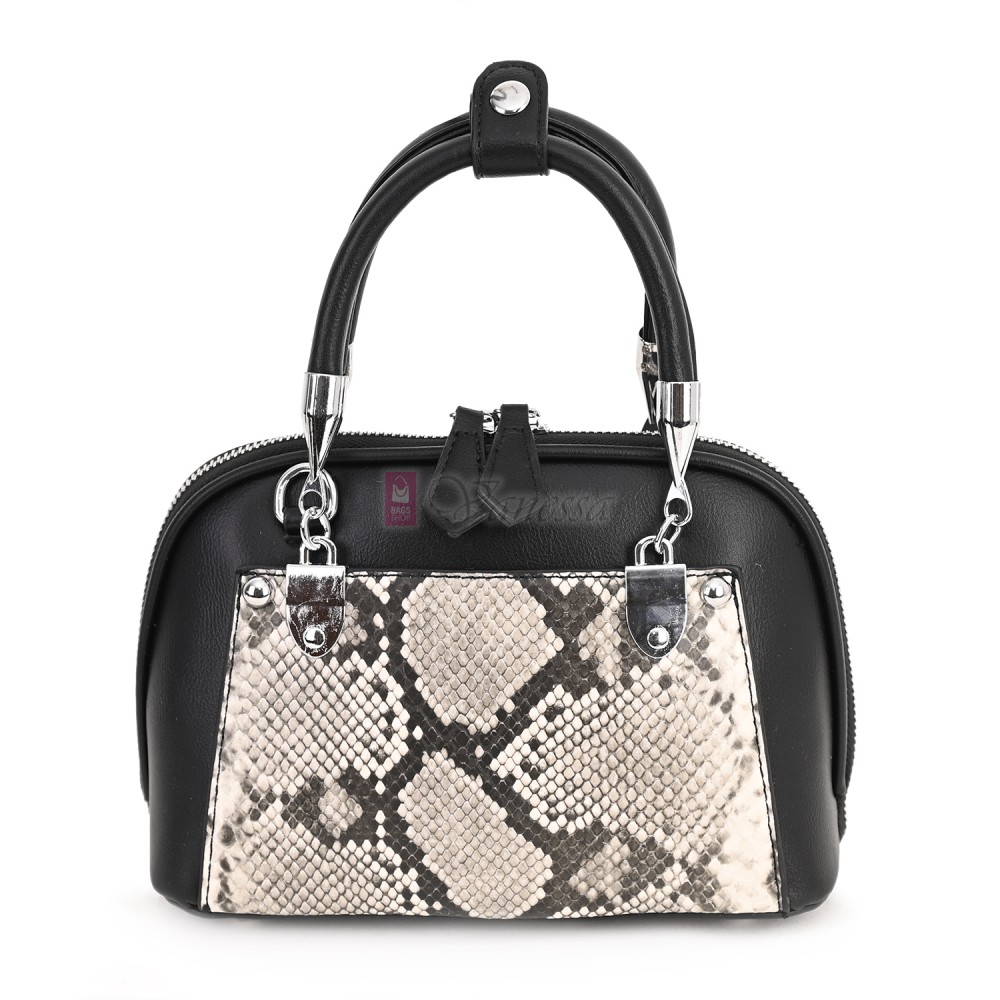 Малка дамска чанта от еко кожа, в черен цвят. Код: 2554