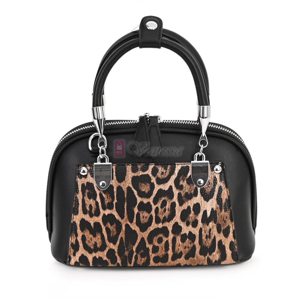 Малка дамска чанта от еко кожа, в черен цвят. Код: 2554-1