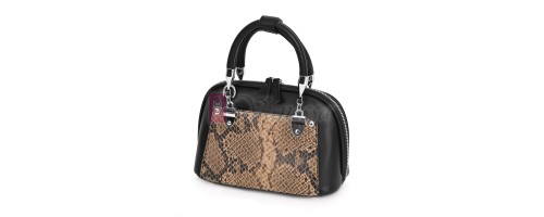 Малка дамска чанта от еко кожа, в черен цвят. Код: 2554-2