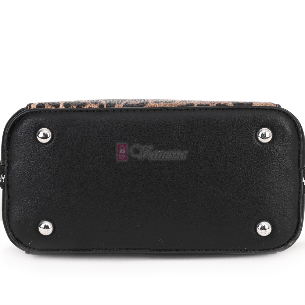 Малка дамска чанта от еко кожа, в черен цвят. Код: 2554-2