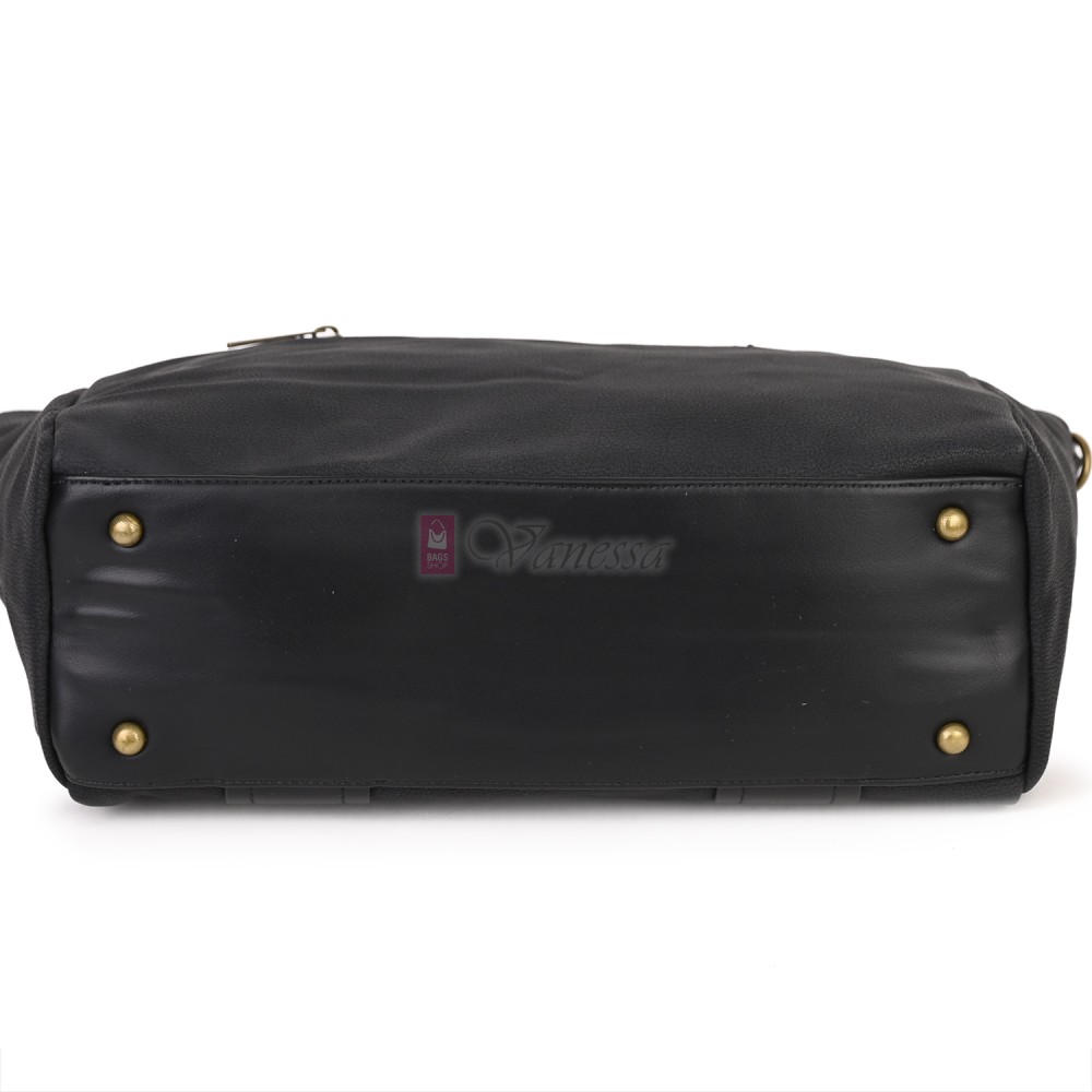 Голяма дамска ежедневна чанта от еко кожа, в черен цвят. Код: 3792-30