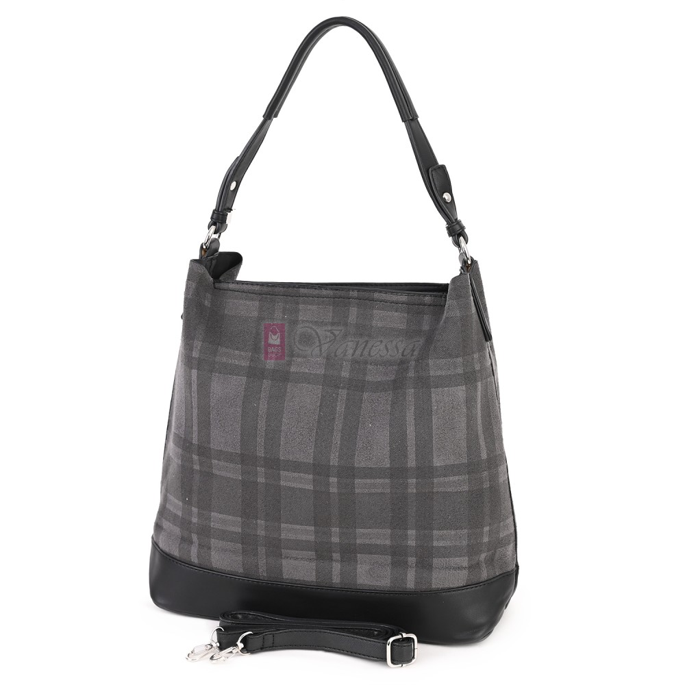 Голяма дамска чанта от велурена еко кожа, в черен цвят. Код: 4018