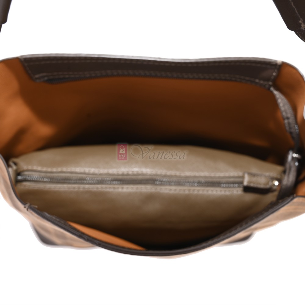 Голяма дамска чанта от велурена еко кожа, в кафяв цвят. Код: 4018