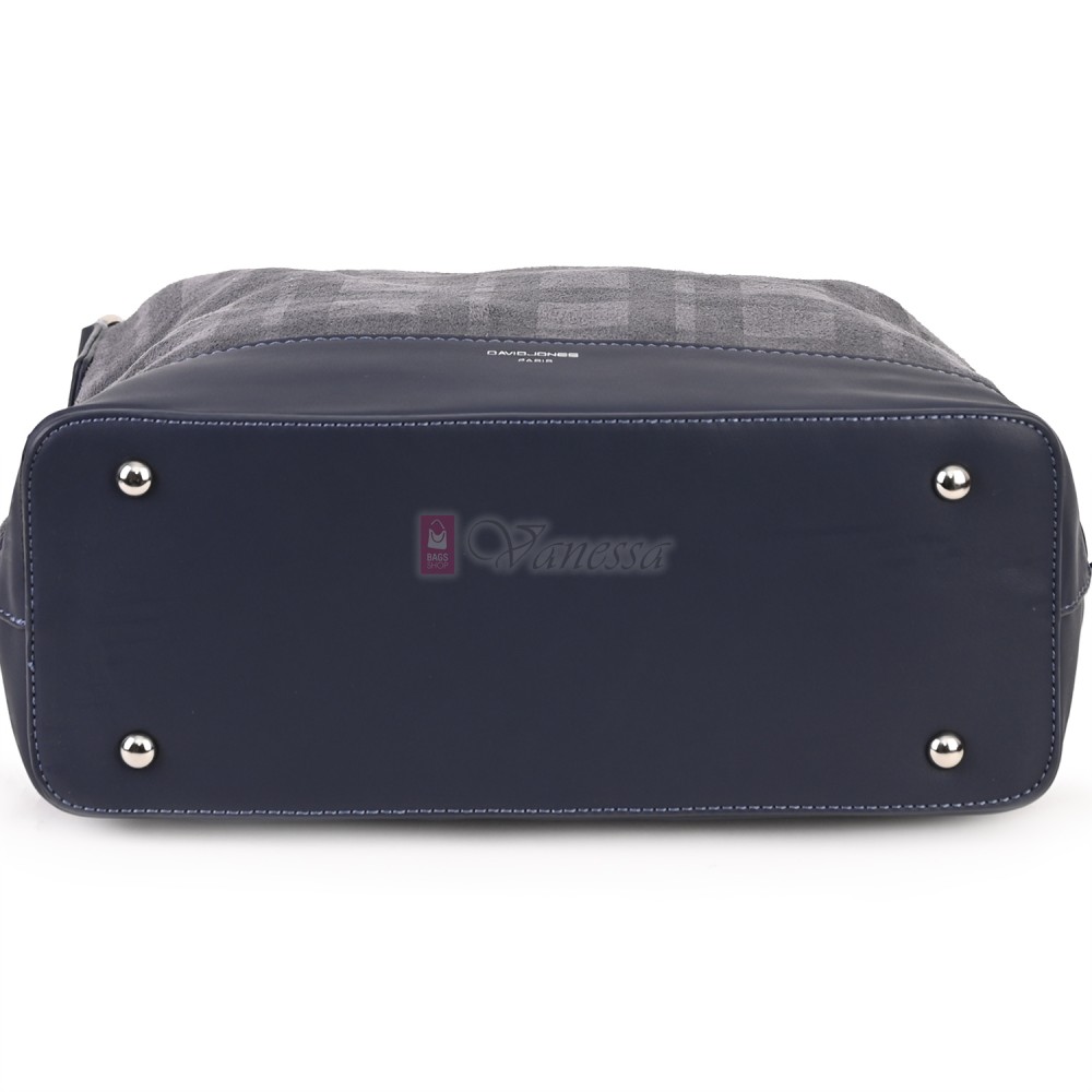 Голяма дамска чанта от велурена еко кожа, в тъмносин цвят. Код: 4018