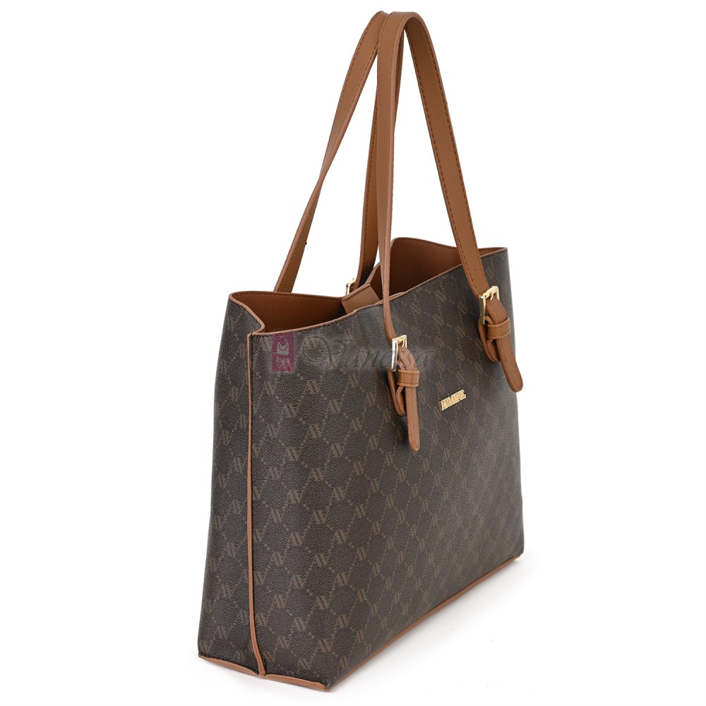 Елегантна дамска чанта от висококачествена еко кожа в кафяв цвят. Код: 421