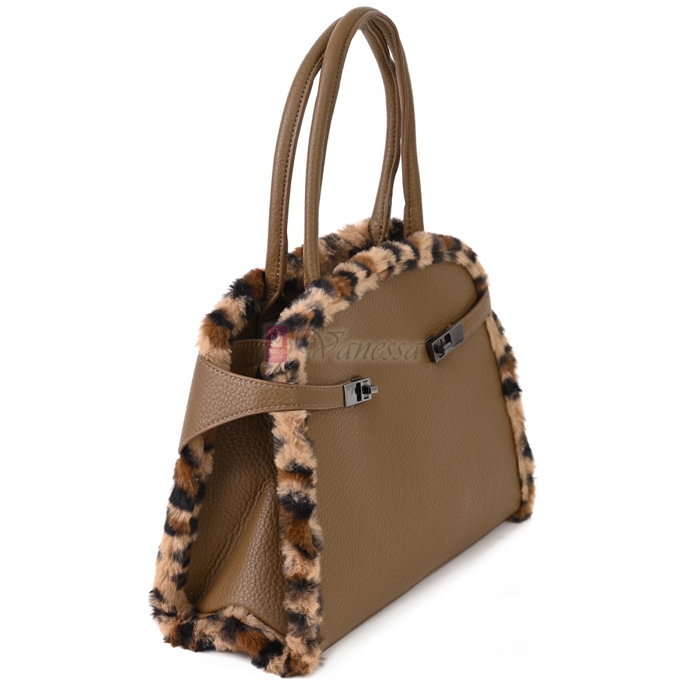  Дамска чанта от екологична кожа в тъмнобежов цвят. Код: 461