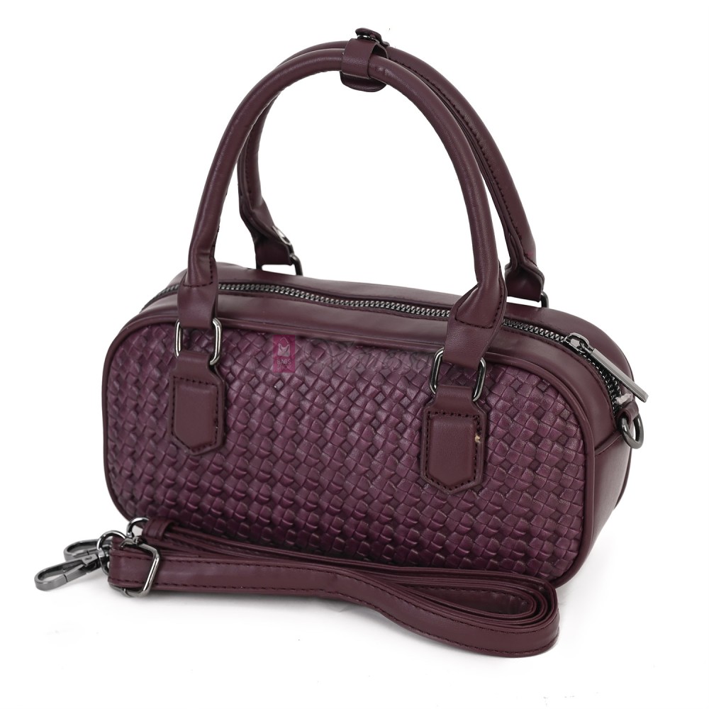 Малка дамска чанта от еко кожа, в цвят бордо. Код: 478 Малка дамска чанта от еко кожа, в цвят бордо. Код: 478