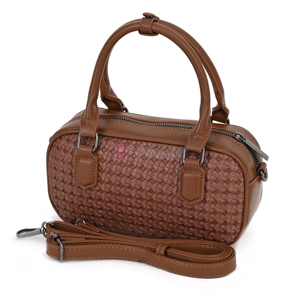 Малка дамска чанта от еко кожа, в кафяв цвят. Код: 478 Малка дамска чанта от еко кожа, в кафяв цвят. Код: 478