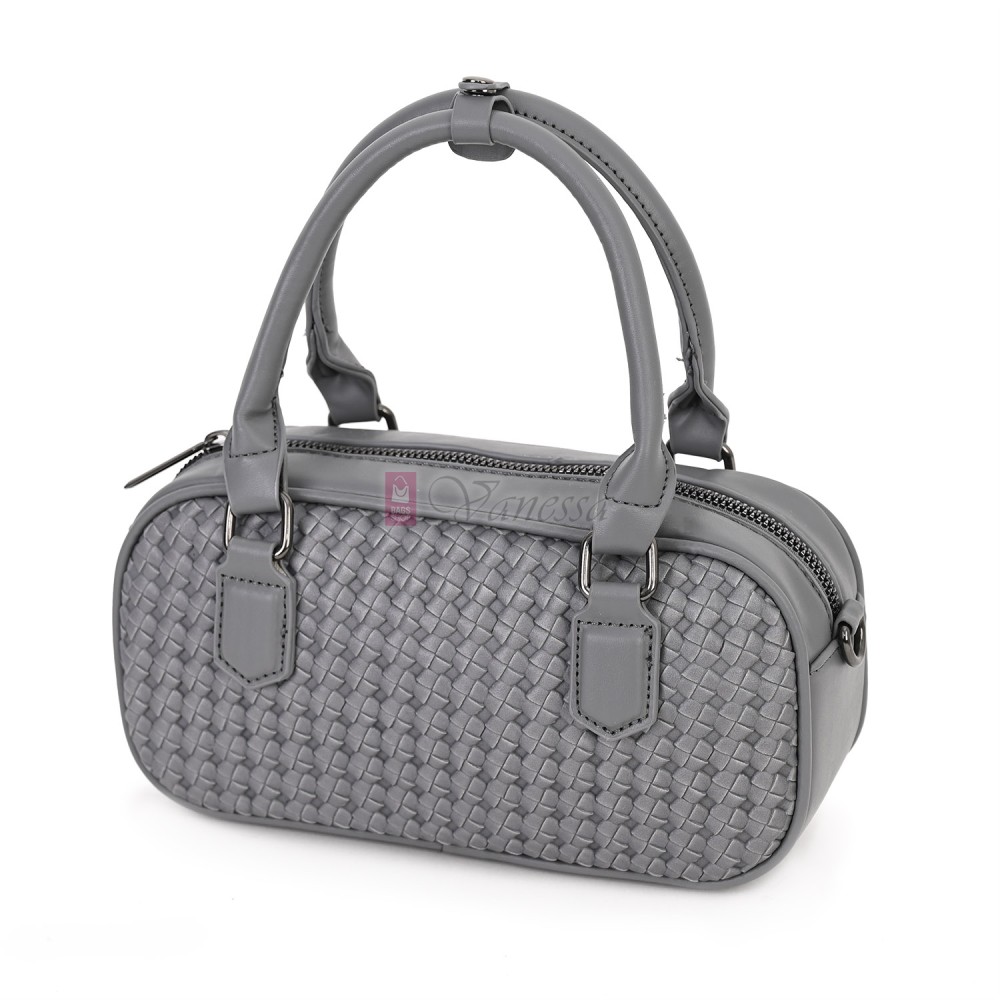 Малка дамска чанта от еко кожа, в сив цвят. Код: 478 Малка дамска чанта от еко кожа, в сив цвят. Код: 478