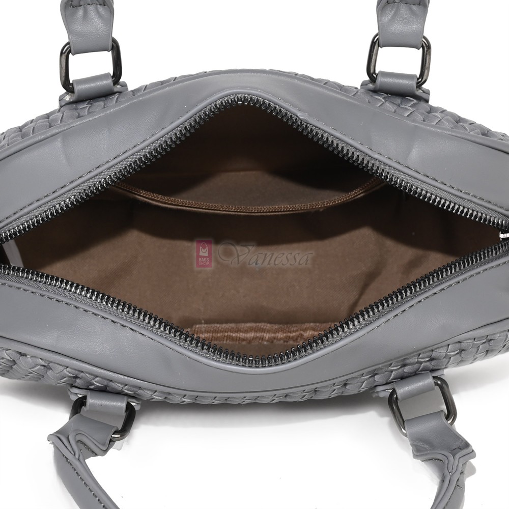 Малка дамска чанта от еко кожа, в сив цвят. Код: 478 Малка дамска чанта от еко кожа, в сив цвят. Код: 478