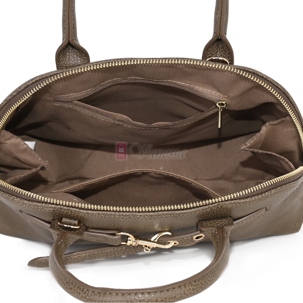 Малка дамска чанта от еко кожа, в тъмнобежов цвят. Код: 483