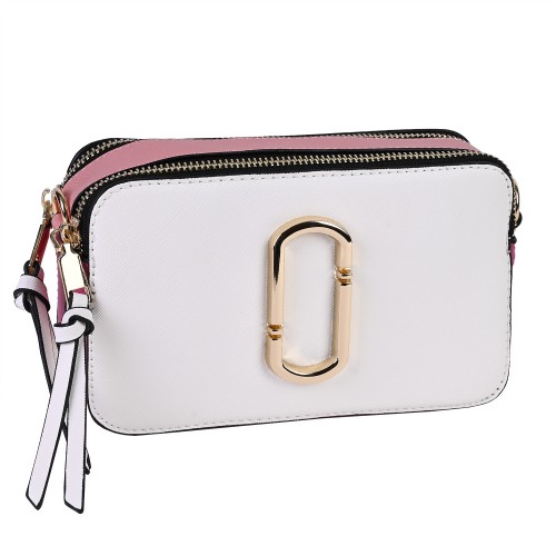 Удобна малка дамска чанта в бял цвят код Код: 51505