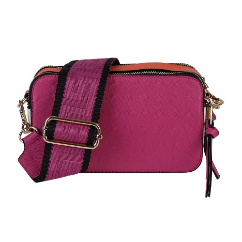 Удобна малка дамска чанта в цвят циклама Код: 51505