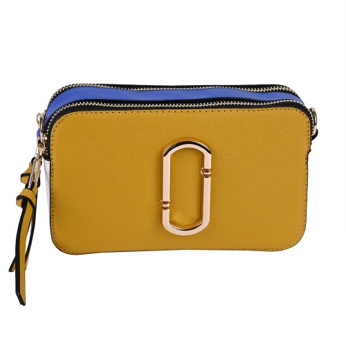 Удобна малка дамска чанта в жълтцвят Код: 51505