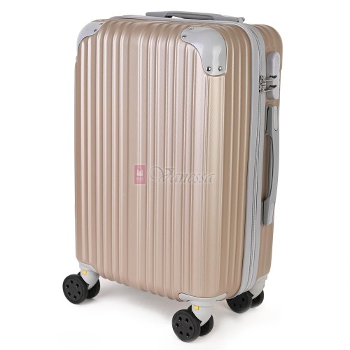 Малък куфар от полипропилен, в бежов цвят. Код: 5832