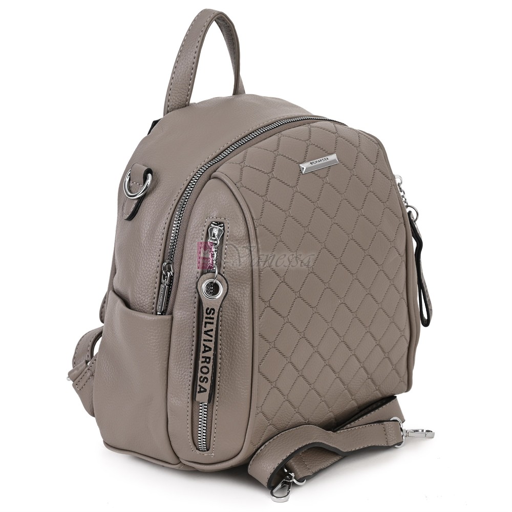 Дамска раница от висококачествена еко кожа в бежов цвят. Код: 5899  Дамска раница от висококачествена еко кожа в бежов цвят. Код: 5899